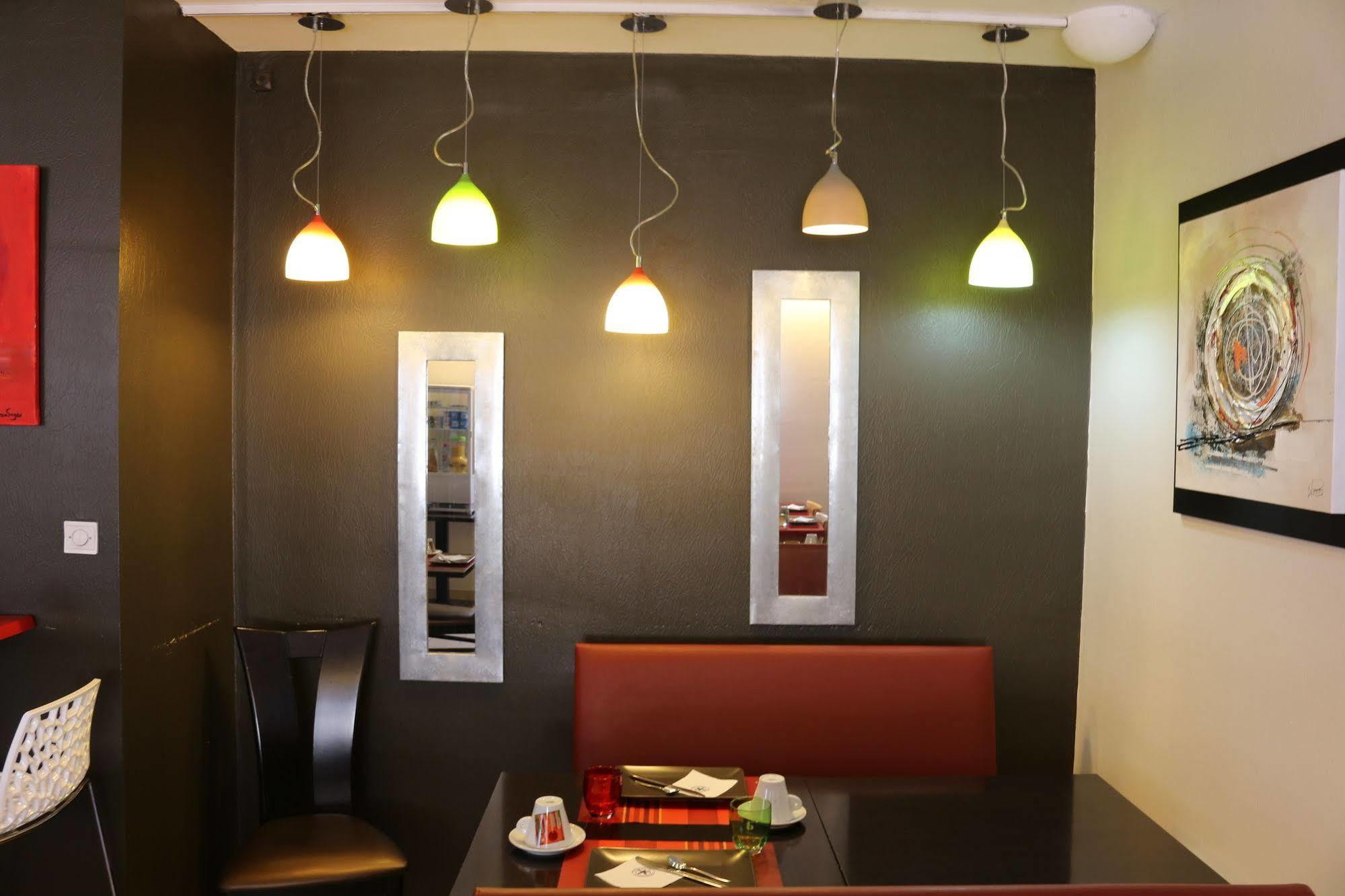 The Originals City, Hotel Dau Ly, Lyon Est Bron Eksteriør billede