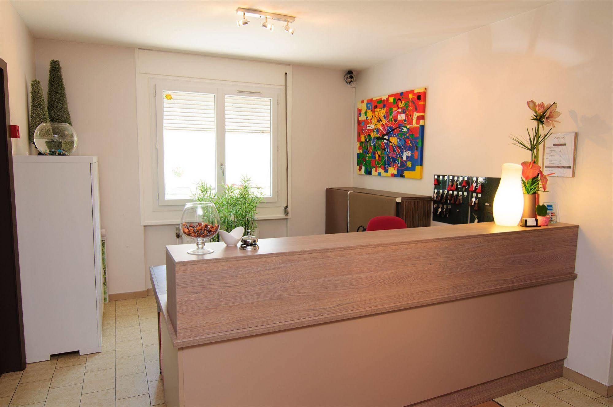 The Originals City, Hotel Dau Ly, Lyon Est Bron Eksteriør billede