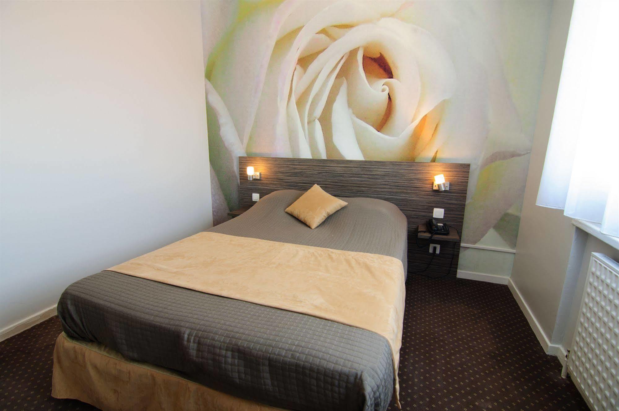 The Originals City, Hotel Dau Ly, Lyon Est Bron Eksteriør billede